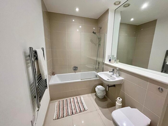 2 Bedroom Apartment To Rent In Hamilton Street, Cardiff, CF11