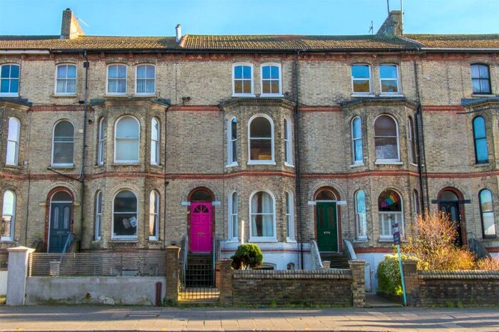 4 Bedroom Maisonette To Rent In Gladstone Terrace, Brighton, BN2