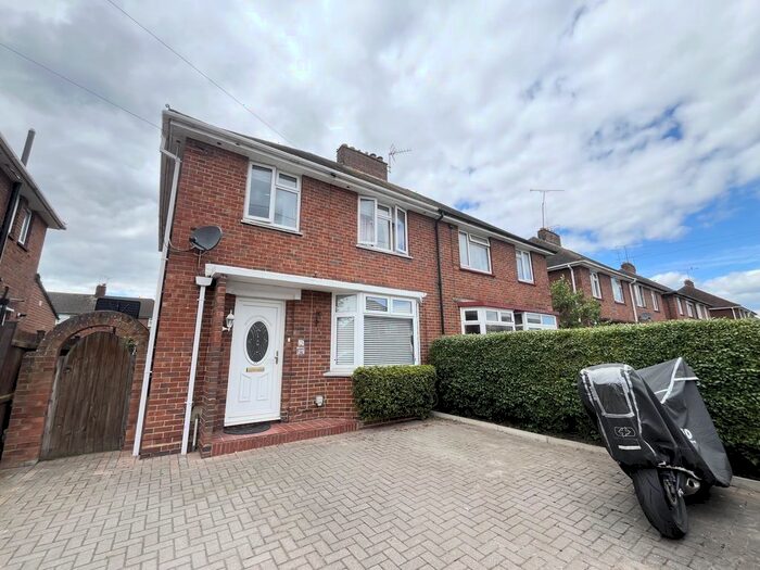 3 Bedroom Semi Detached House To Rent In Calvert Close, Aldershot, Hampshire, GU12