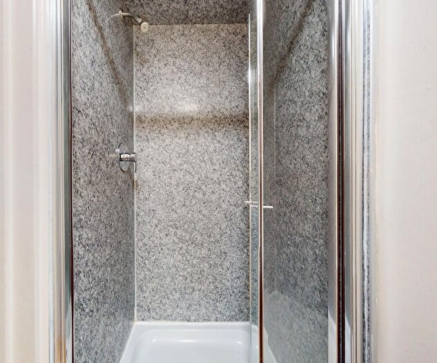 Studio To Rent In Brondesbury Park, NW6