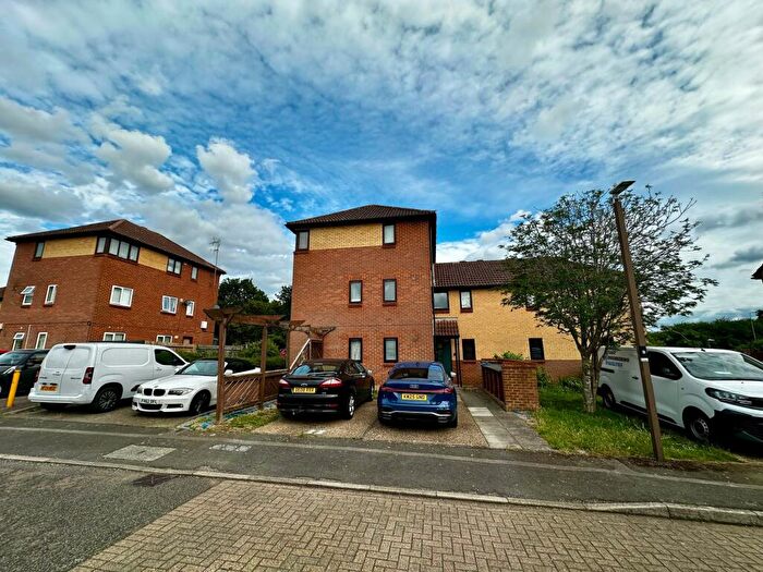 1 Bedroom Maisonette For Sale In Ticehurst Close, Kents Hill, MK7