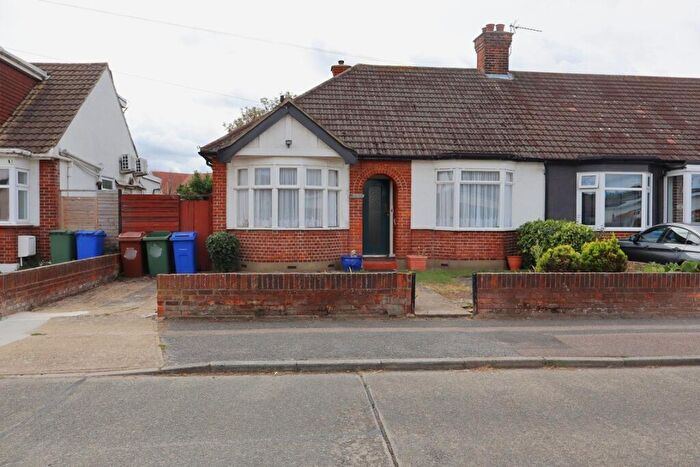 2 Bedroom Semi Detached House For Sale In Grangewood Avenue, Grays, Thurrock, RM16