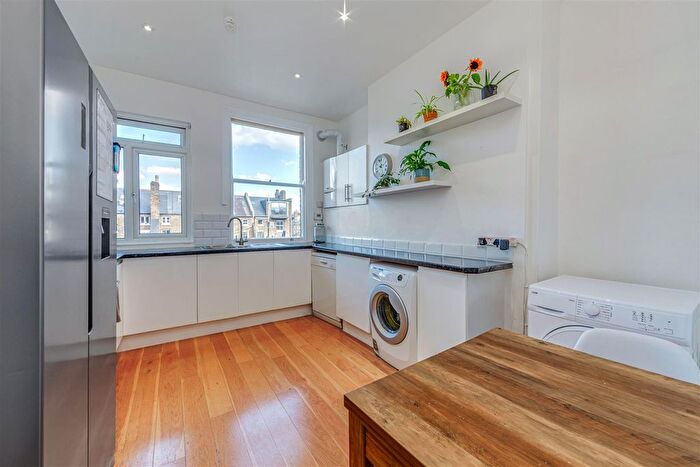 3 Bedroom Maisonette To Rent In Estelle Road, London, NW3