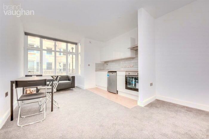 Apartment To Rent In Madeira Place, Brighton, BN2