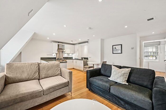 1 Bedroom Flat To Rent In Mortimer Street, Marylebone, W1W