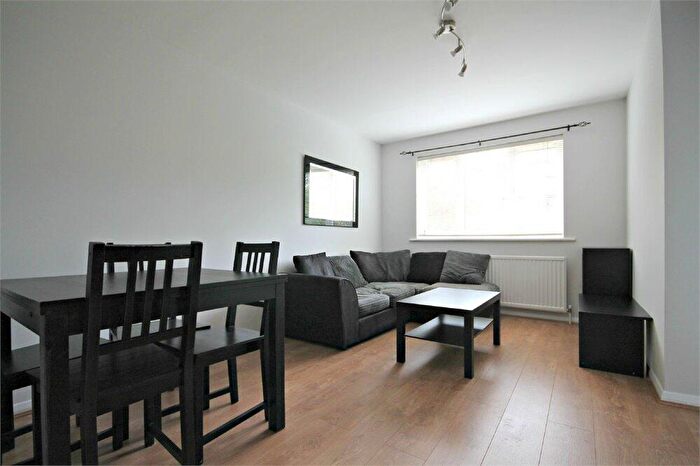 1 Bedroom Flat To Rent In Cornmow Drive, Dollis Hill, NW10