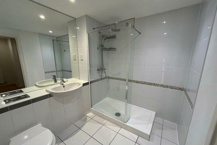1 Bedroom Flat For Sale In Garand Court, London Epc Rating C, N7