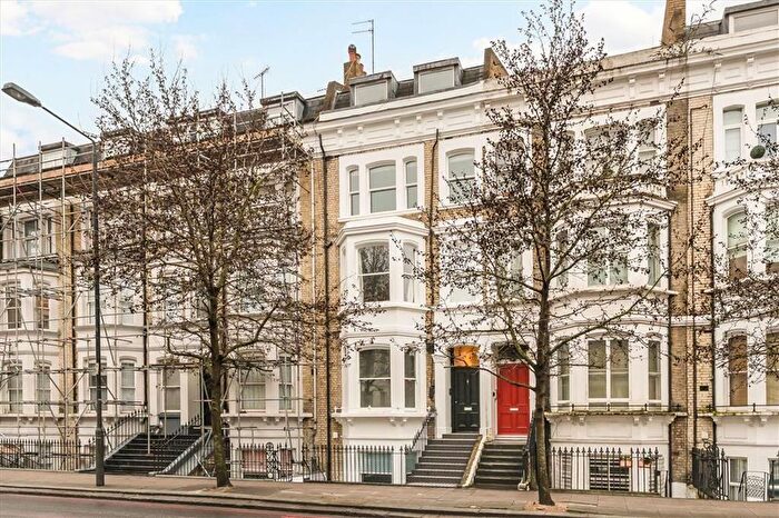 3 Bedroom Flat For Sale In Warwick Road, Earls Court, SW5