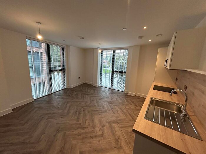 2 Bedroom Apartment To Rent In Weavers House, Castleward Boulevard, Derby, DE1