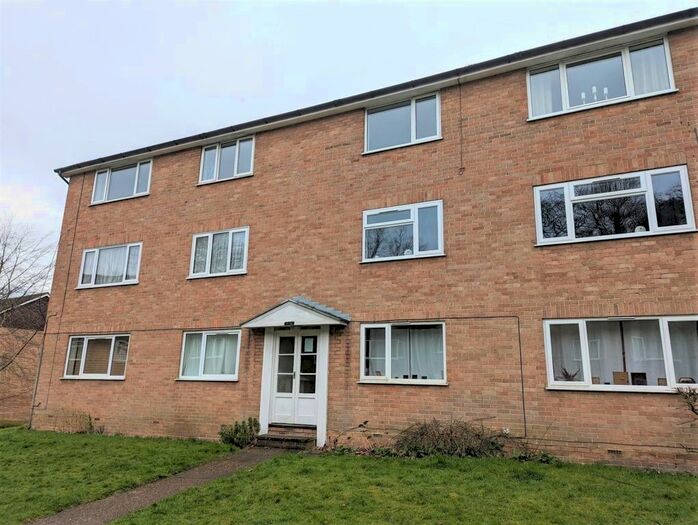 2 Bedroom Flat To Rent In Ridgeway Road, Redhill, RH1
