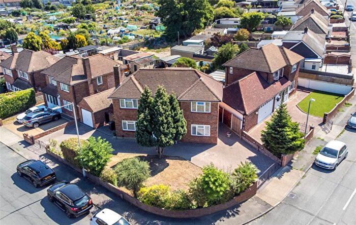 4 Bedroom Detached House For Sale In Abbey Road, Gravesend, Kent, DA12