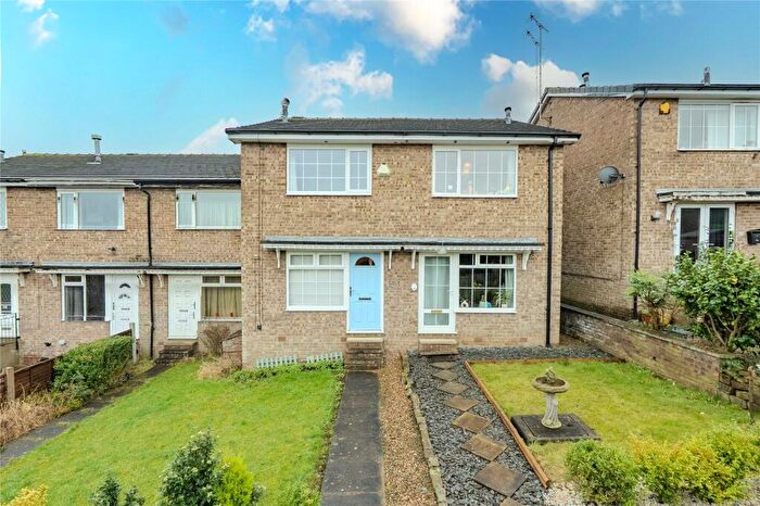 2 Bedroom Terraced House For Sale In New Park Way, Farsley, Pudsey, Leeds, LS28
