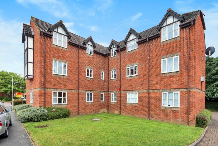 2 Bedroom Apartment To Rent In Charnwood House, Rembrandt Way, RG1