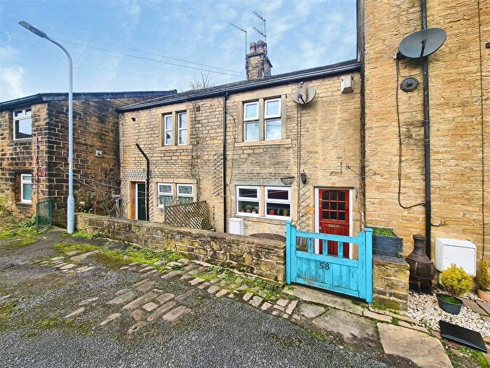 2 Bedroom Terraced House For Sale In Victoria Road Bradford, BD2