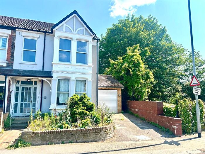 4 Bedroom Property To Rent In Orsett Road, Grays, RM17