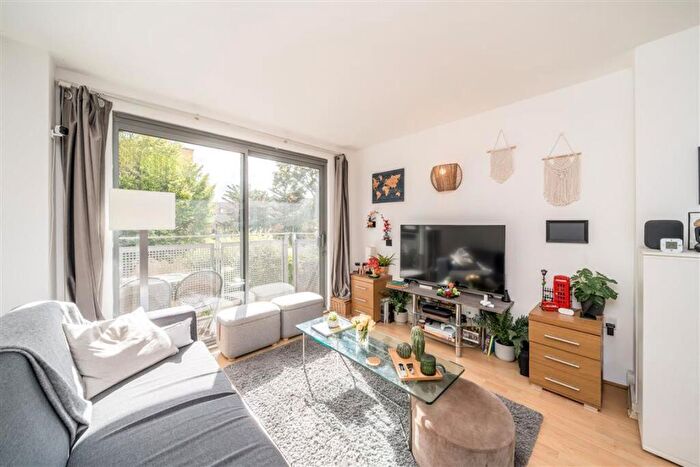 1 Bedroom Flat For Sale In Deals Gateway, Lewisham, SE13