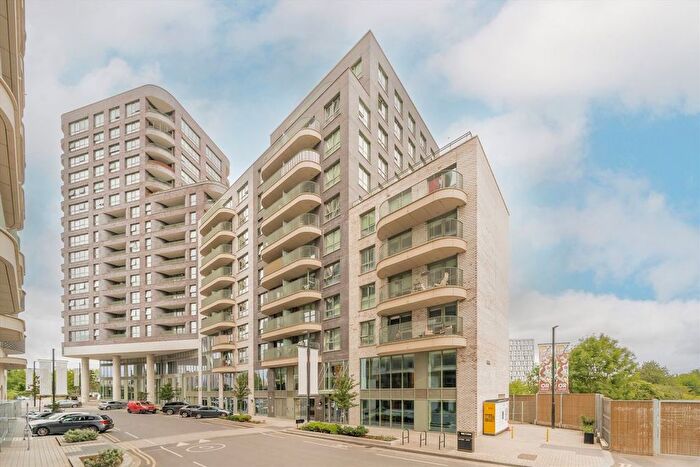 2 Bedroom Flat For Sale In Union Way, Old Oak Common, NW10