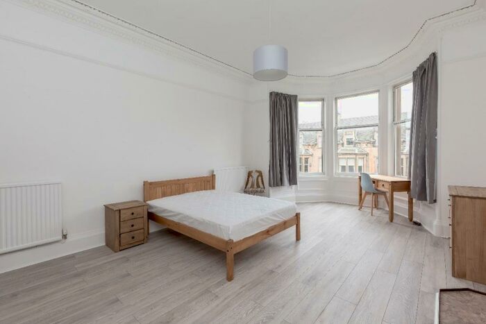 4 Bedroom Flat To Rent In Strathearn Road, Grange, Edinburgh, EH9