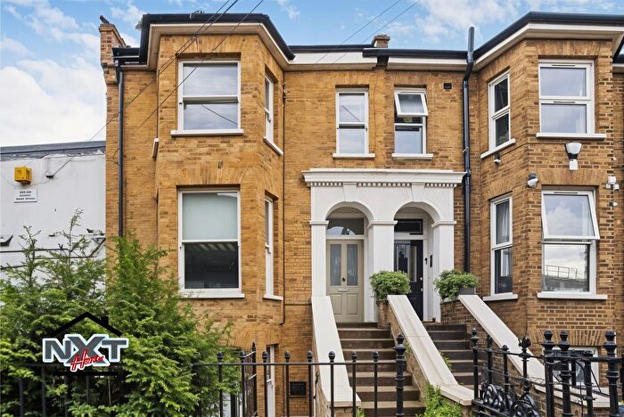 1 Bedroom Flat For Sale In Sebert Road, Forest Gate, E7