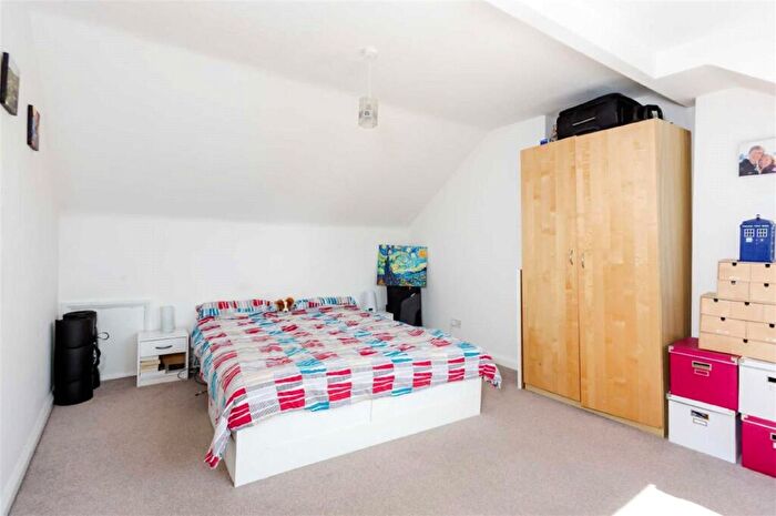 2 Bedroom Flat For Sale In Roderick Road Hampstead, NW3