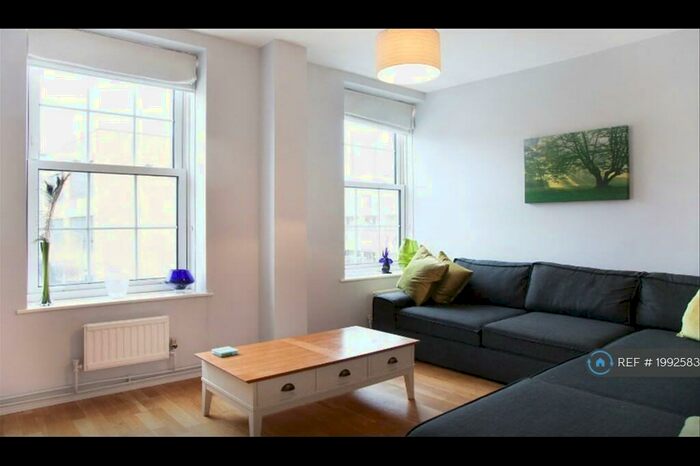 2 Bedroom Flat To Rent In Oliver House, London, SE16