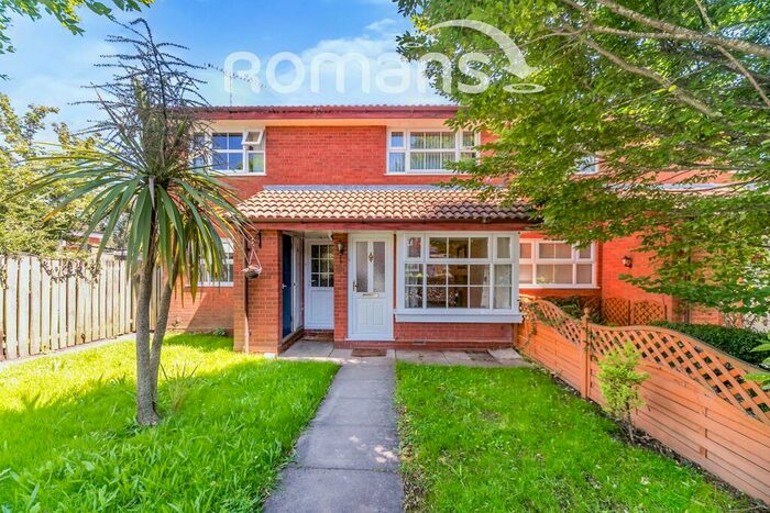 2 Bedroom Maisonette To Rent In Lysander Close, Woodley, RG5