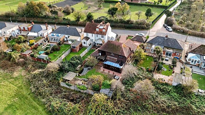 4 Bedroom Detached House For Sale In Lower Rainham Road, Rainham, ME8