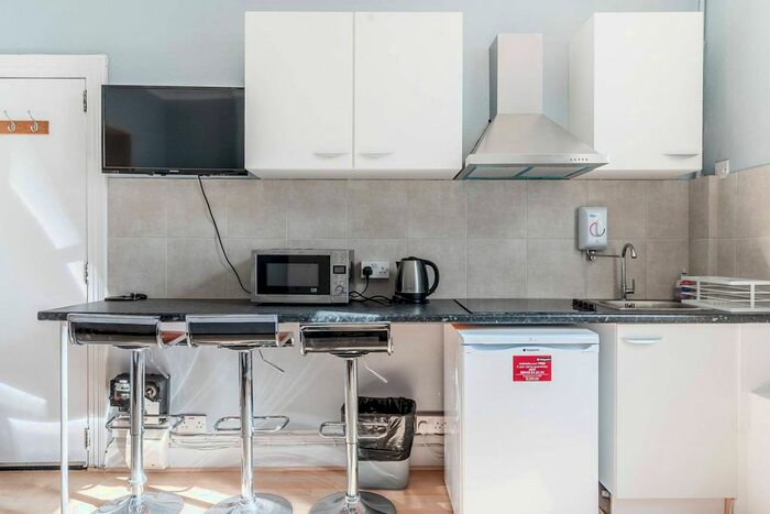 Studio To Rent In Marloes Road, Kensington, London, W8