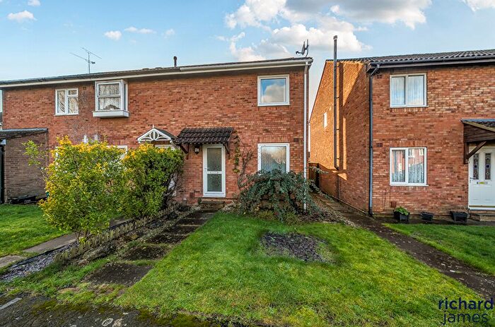 3 Bedroom End Terrace House For Sale In Chalgrove Field, Freshbrook, Swindon, SN5