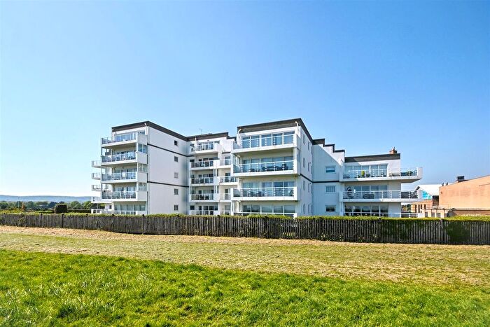 2 Bedroom Flat For Sale In Royal Parade, Eastbourne, BN22
