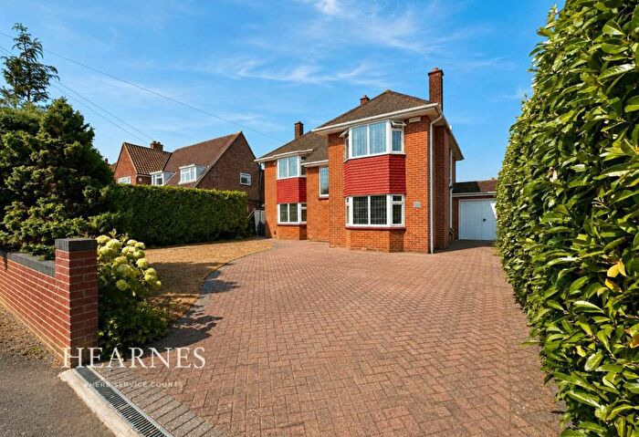 4 Bedroom Detached House For Sale In Keith Road, Talbot Woods, Bournemouth, BH3