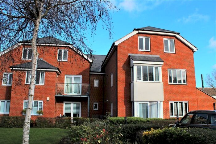 2 Bedroom Apartment To Rent In Halfway Street, Sidcup, Kent, DA15