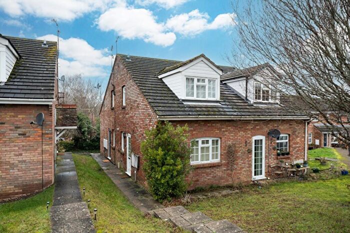 1 Bedroom Cluster House For Sale In Hunters Close, Tring, Hertfordshire, HP23