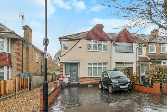 3 Bedroom End Of Terrace House To Rent In Greenview Avenue, Croydon, CR0