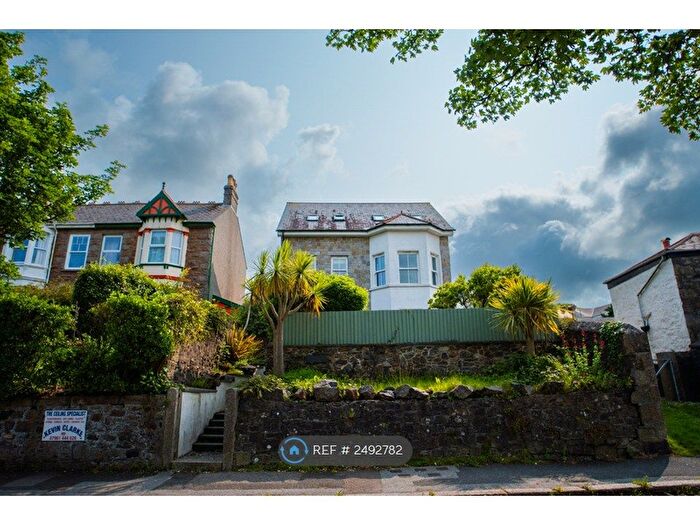 3 Bedroom Flat To Rent In Landew House, Redruth, TR15