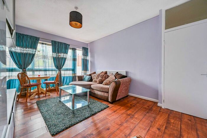 1 Bedroom Flat To Rent In Angell Road, Brixton, London, SW9