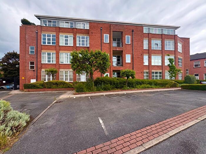 2 Bedroom Flat To Rent In Dene House Court, Leeds, LS2