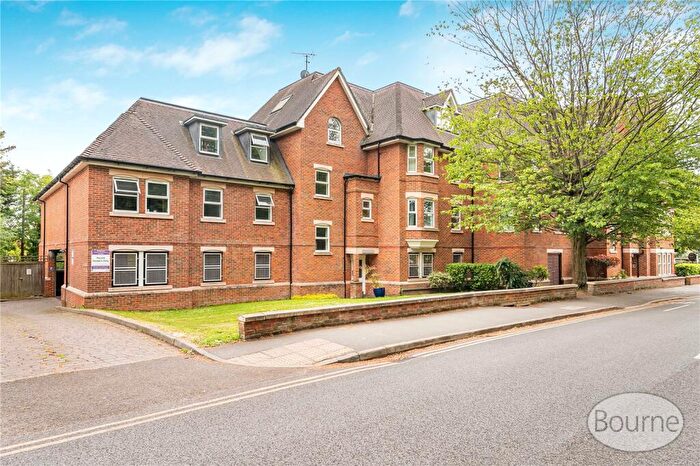 2 Bedroom Apartment For Sale In Constitution Hill, Woking, Surrey, GU22