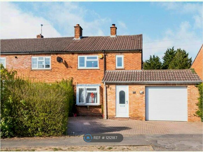 2 Bedroom End Of Terrace House To Rent In Sandycroft Road, Amersham, HP6