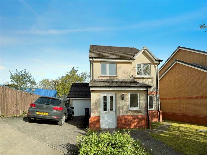 3 Bedroom Property To Rent In Avalon Place, Tranch, Pontypool, NP4