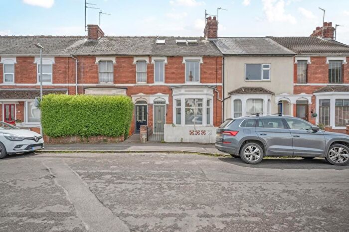 4 Bedroom Terraced House To Rent In Evelyn Street, Old Town, SN3