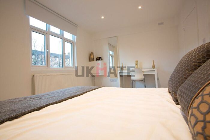 2 Bedroom Flat To Rent In Newington Butts, London, SE11