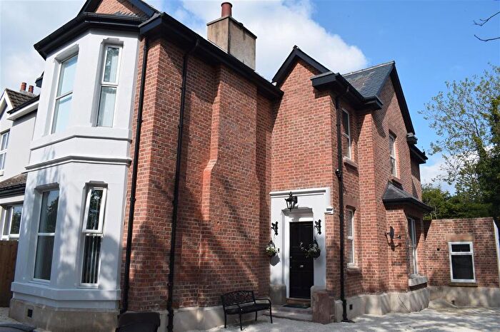 5 Bedroom Semi-Detached House For Sale In Old Chester Road, Wirral, CH42
