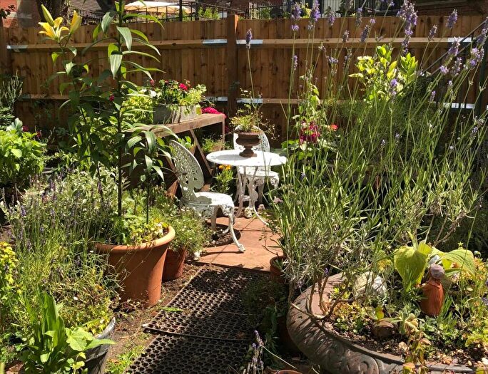 2 Bedroom Flat To Rent In Blenheim Gardens, London, NW2