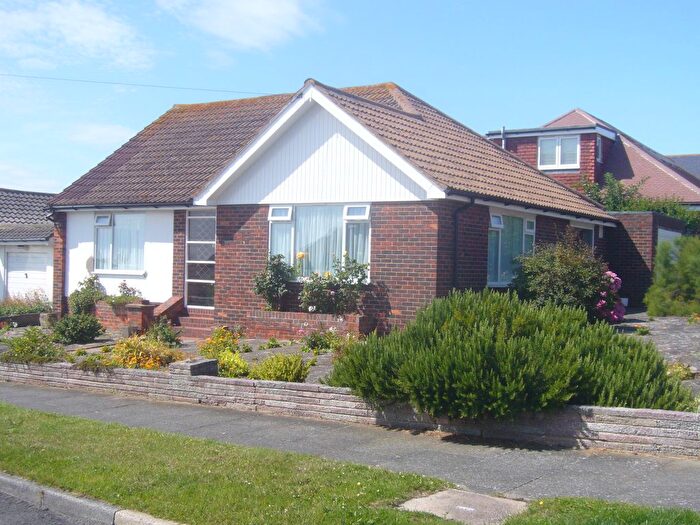 2 Bedroom Bungalow To Rent In Eileen Avenue, Saltdean, Brighton, BN2