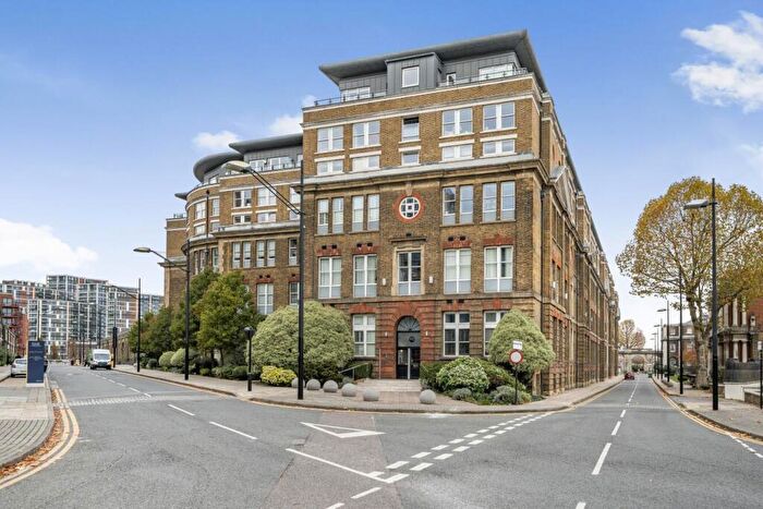 2 Bedroom Flat For Sale In Cadogan Road, Woolwich, London, SE18