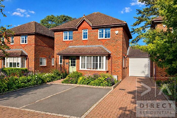 3 Bedroom Detached House To Rent In Gayton Close, Ashtead, KT21