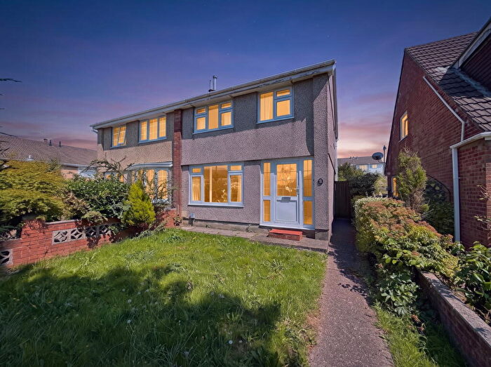 3 Bedroom Semi-Detached House For Sale In Graig Y Bwldan, Dunvant, Swansea, West Glamorgan, SA2