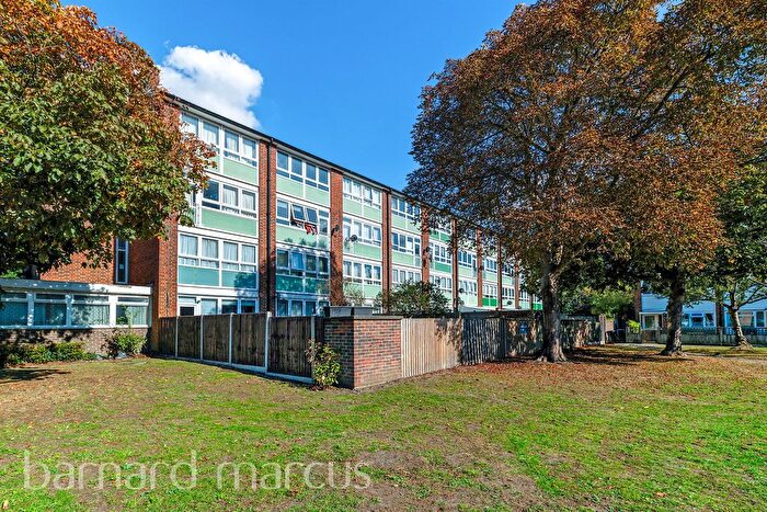 2 Bedroom Flat For Sale In Brookfields Avenue, Mitcham, CR4