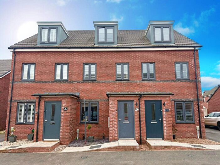 3 Bedroom Town House For Sale In Channings Drive, Tithebarn, Exeter, EX1